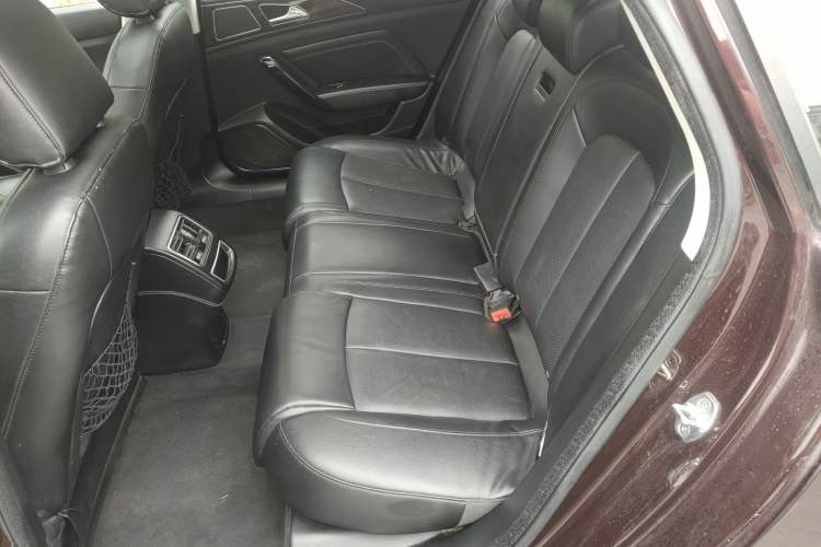 Used Zotye Z700 2016 1.8T DCT Elegant Version Left Rear Seat