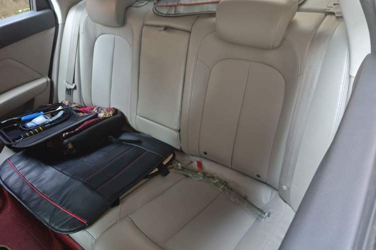 Used Zotye Z700 2016 1.8T Manual Luxury Model Left Rear Seat