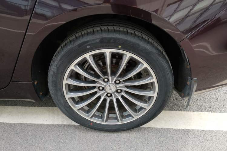 Used Zotye Z700 2016 1.8T Manual Luxury Model Left Rear Wheel Hub