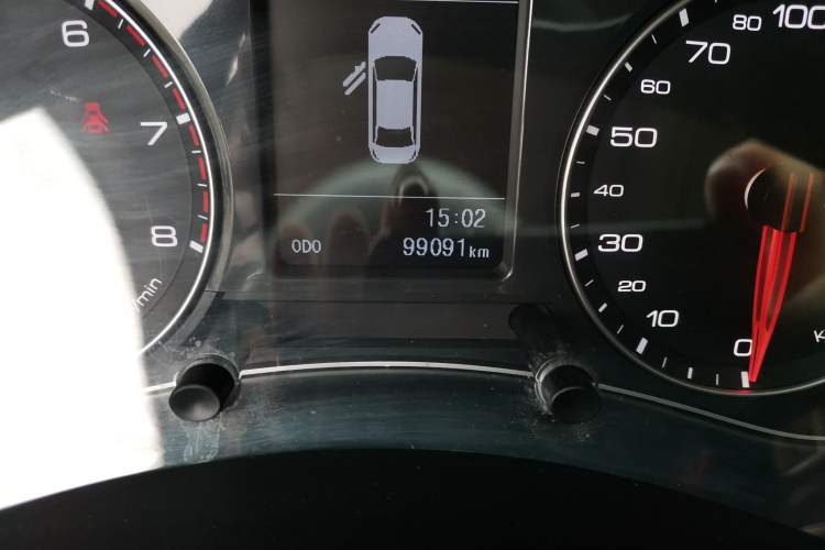 Used Zotye Z700 2016 1.8T Manual Luxury Model Odometer Close Up