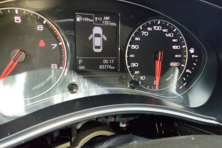 Used Zotye Z700 2016 1.8T DCT Prestige Edition Odometer Close Up