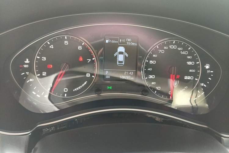 Used Zotye Z700 2016 1.8T DCT Elegant Version Odometer Close Up