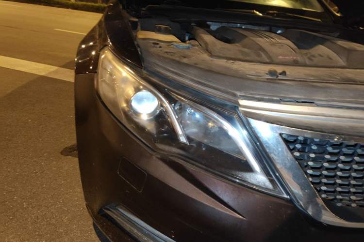 Used Zotye Z700 2016 1.8T DCT Prestige Edition Right Front Headlight