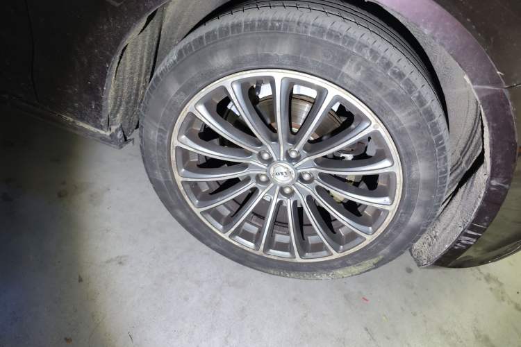 Used Zotye Z700 2016 1.8T DCT Prestige Edition Right Front Wheel Hub