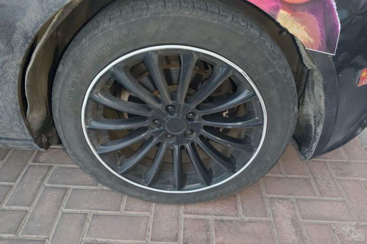 Used Zotye Z700 2016 1.8T DCT Prestige Edition Right Front Wheel Hub