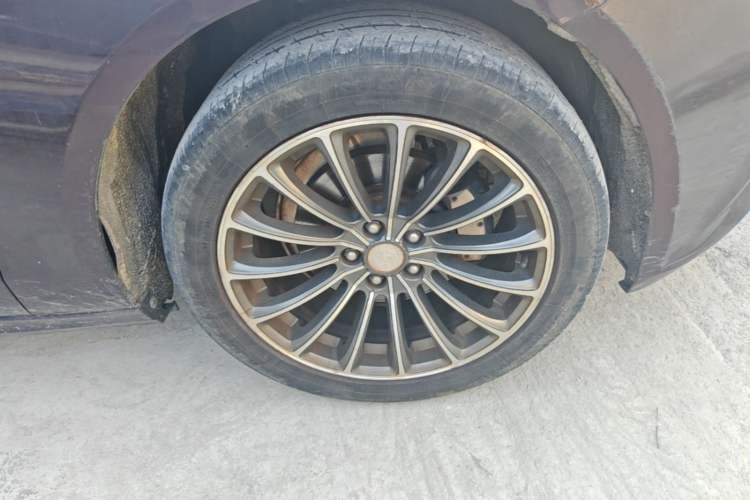 Used Zotye Z700 2016 1.8T DCT Luxury Model Right Front Wheel Hub