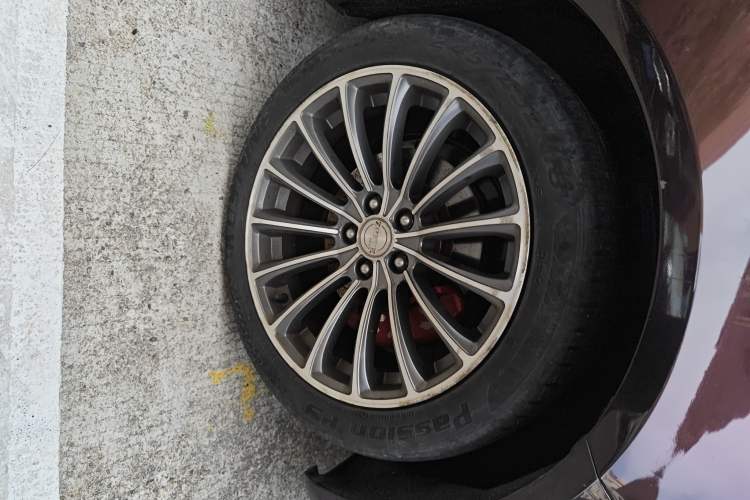 Used Zotye Z700 2016 1.8T DCT Prestige Edition Right Front Wheel Hub