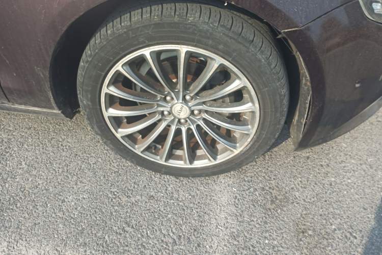 Used Zotye Z700 2016 1.8T DCT Elegant Version Right Front Wheel Hub