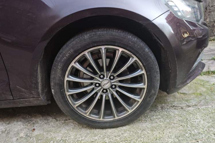 Used Zotye Z700 2016 1.8T Manual Luxury Model Right Front Wheel Hub