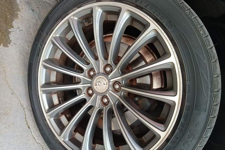 Used Zotye Z700 2016 1.8T DCT Elegant Version Right Front Wheel Hub