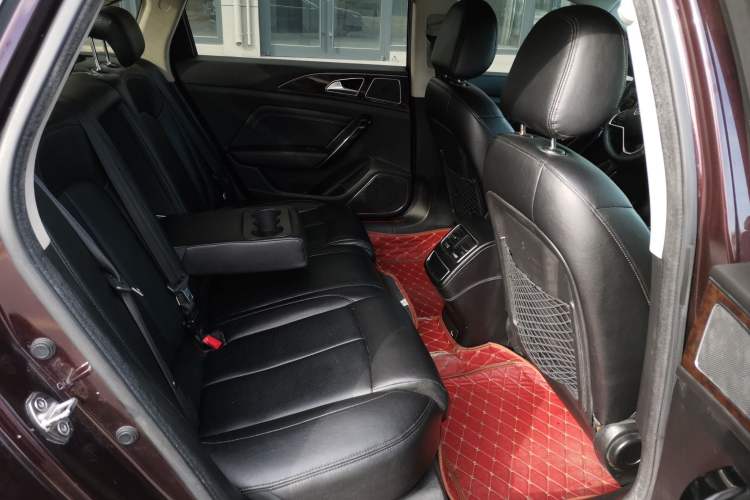Used Zotye Z700 2016 1.8T Manual Luxury Model Right Rear Seat