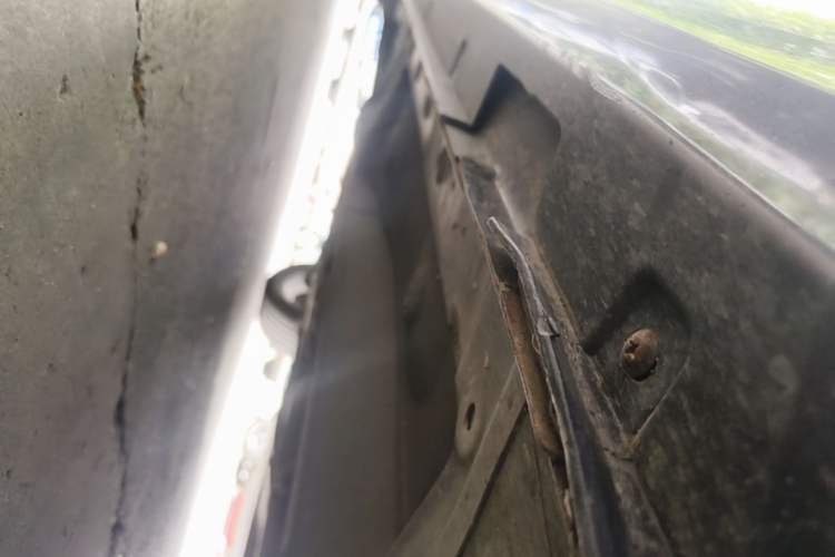 Used Zotye Z700 2016 1.8T DCT Luxury Model Right Side Sill