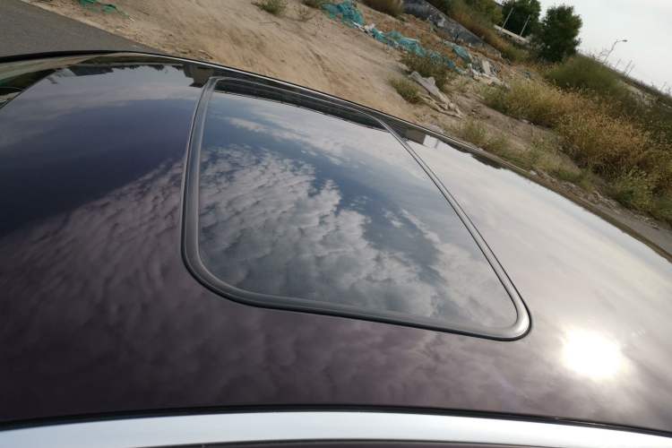 Used Zotye Z700 2016 1.8T Manual Luxury Model Roof
