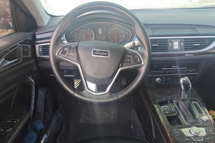 Used Zotye Z700 2016 1.8T DCT Prestige Edition Steering Wheel