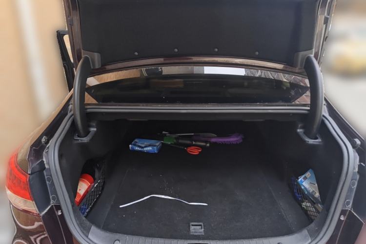 Used Zotye Z700 2016 1.8T DCT Prestige Edition Trunk