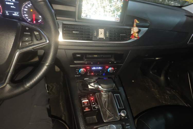 Used Zotye Z700 2016 1.8T DCT Elegant Version Audio And AC Panel