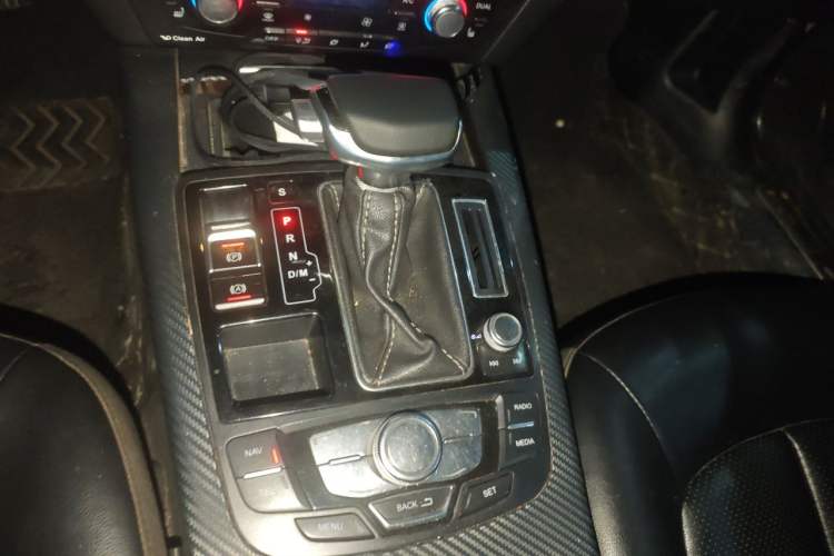 Used Zotye Z700 2016 1.8T DCT Elegant Version Gear Lever