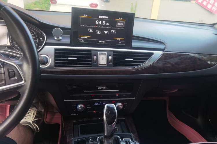 Used Zotye Z700 2016 1.8T DCT Elegant Version Audio And AC Panel