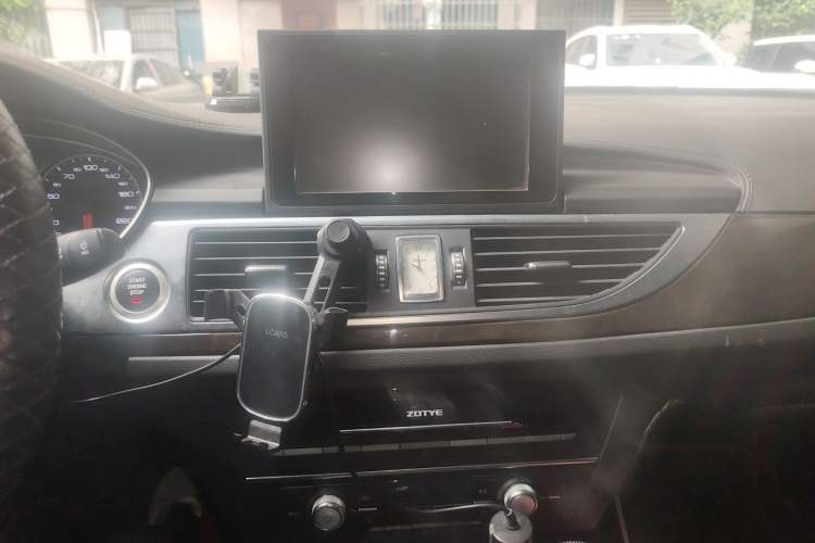 Used Zotye Z700 2016 1.8T Manual Luxury Model Audio And AC Panel