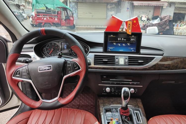 Used Zotye Z700 2016 1.8T DCT Prestige Edition Center Console