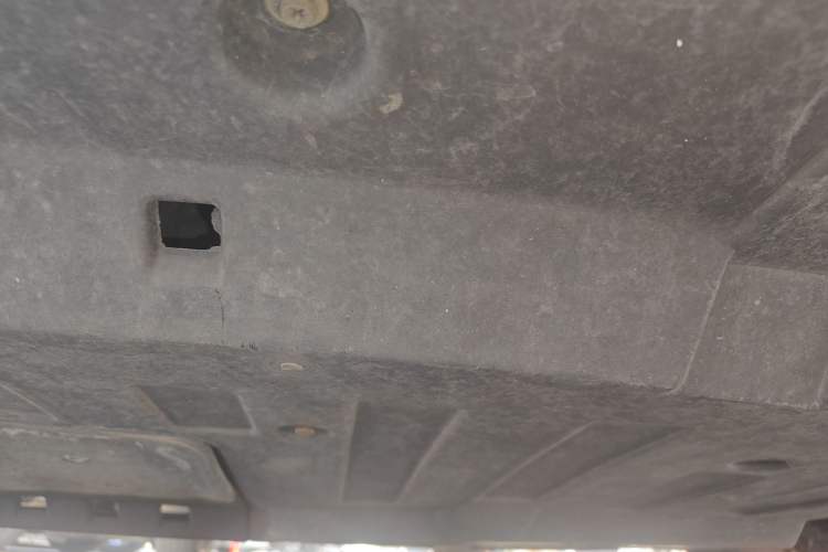 Used Zotye Z700 2016 1.8T Manual Luxury Model Chassis Front