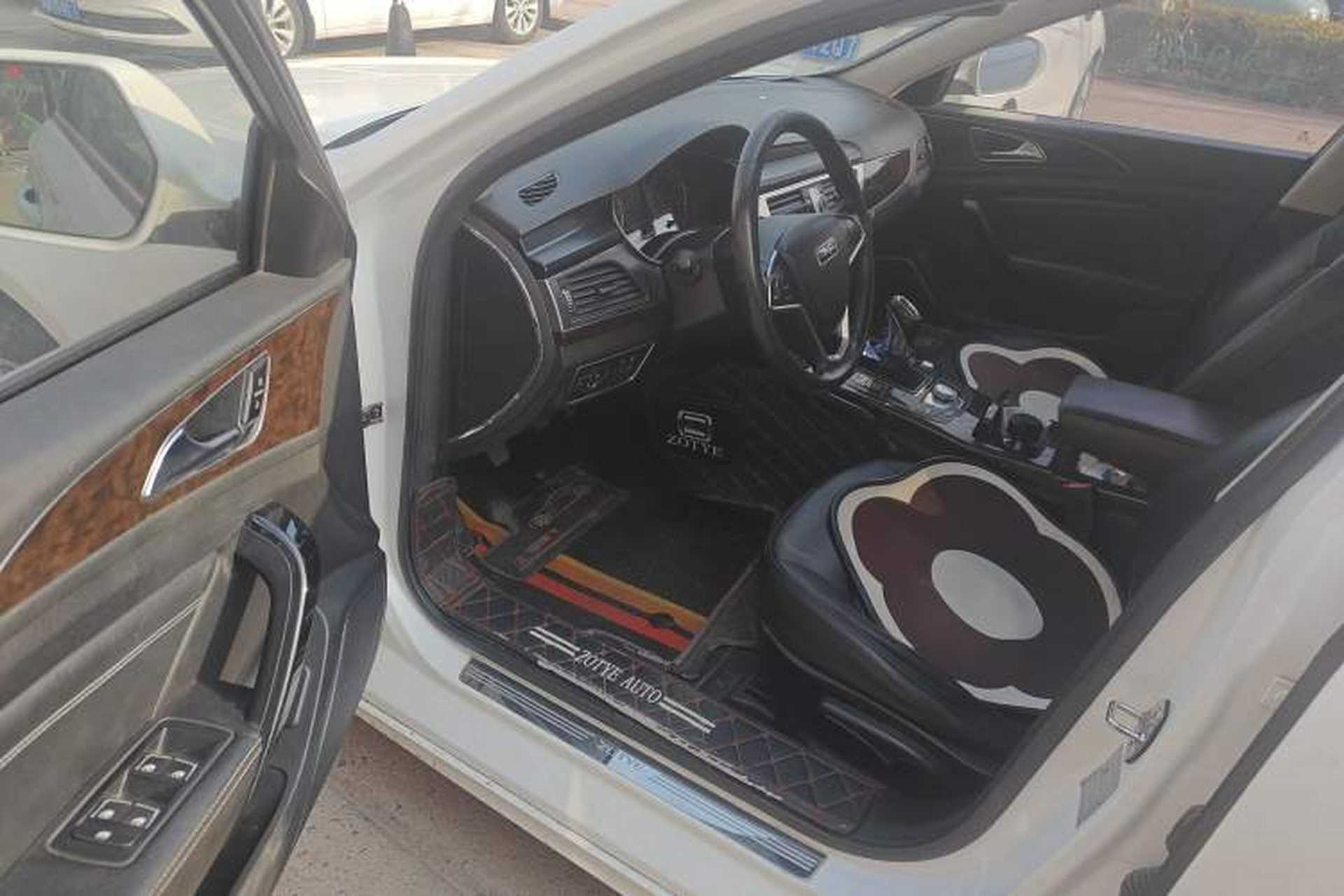 Used Zotye Z700 2016 1.8T Manual Luxury Model Driver Seat