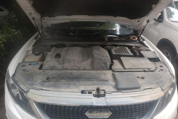 Used Zotye Z700 2016 1.8T Manual Luxury Model Engine Bay