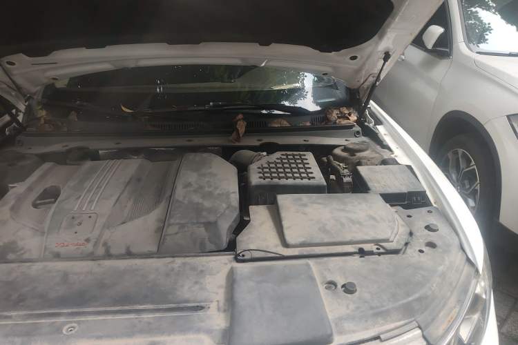 Used Zotye Z700 2016 1.8T Manual Luxury Model Engine Bay Left