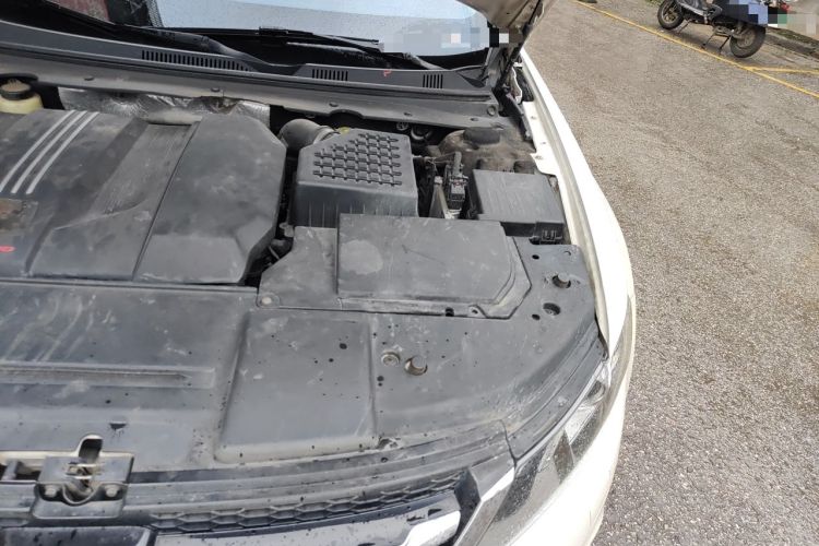 Used Zotye Z700 2016 1.8T DCT Prestige Edition Engine Bay Left