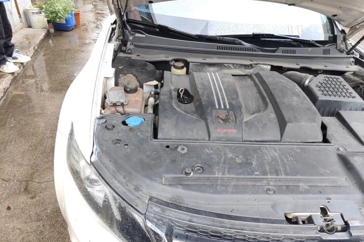 Used Zotye Z700 2016 1.8T DCT Prestige Edition Engine Bay Right