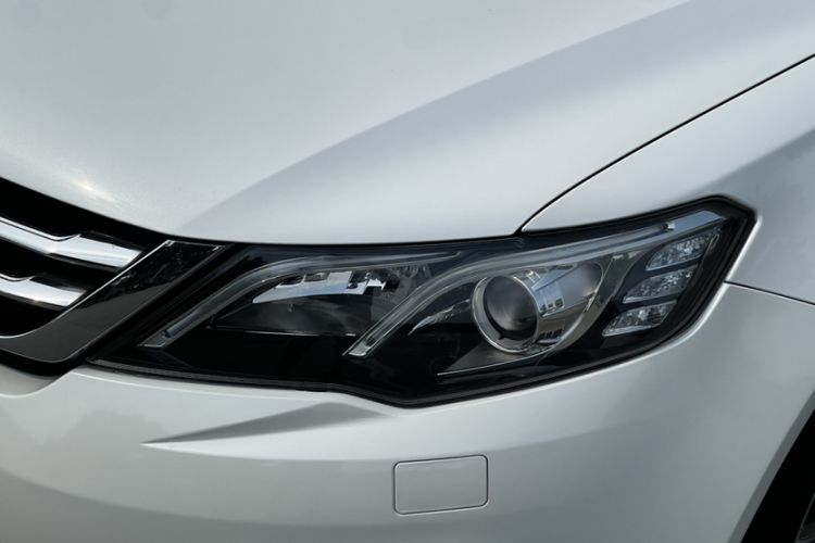 Used Zotye Z700 2016 1.8T DCT Luxury Model Exterior 4