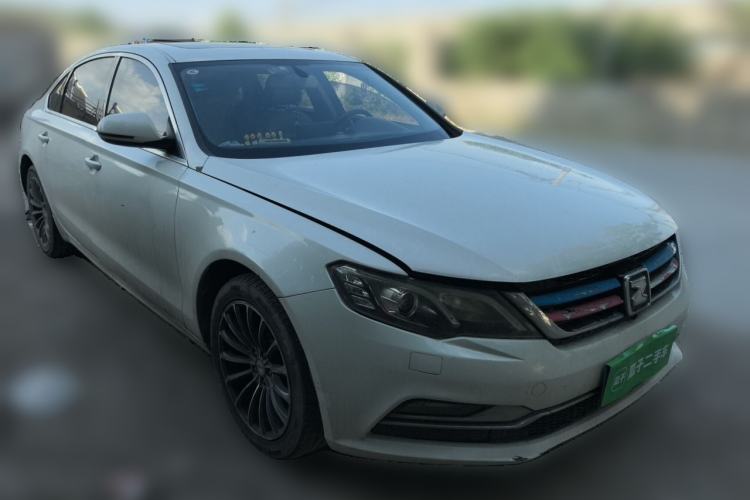 Used Zotye Z700 2016 1.8T Manual Luxury Model Front Right 45 Deg