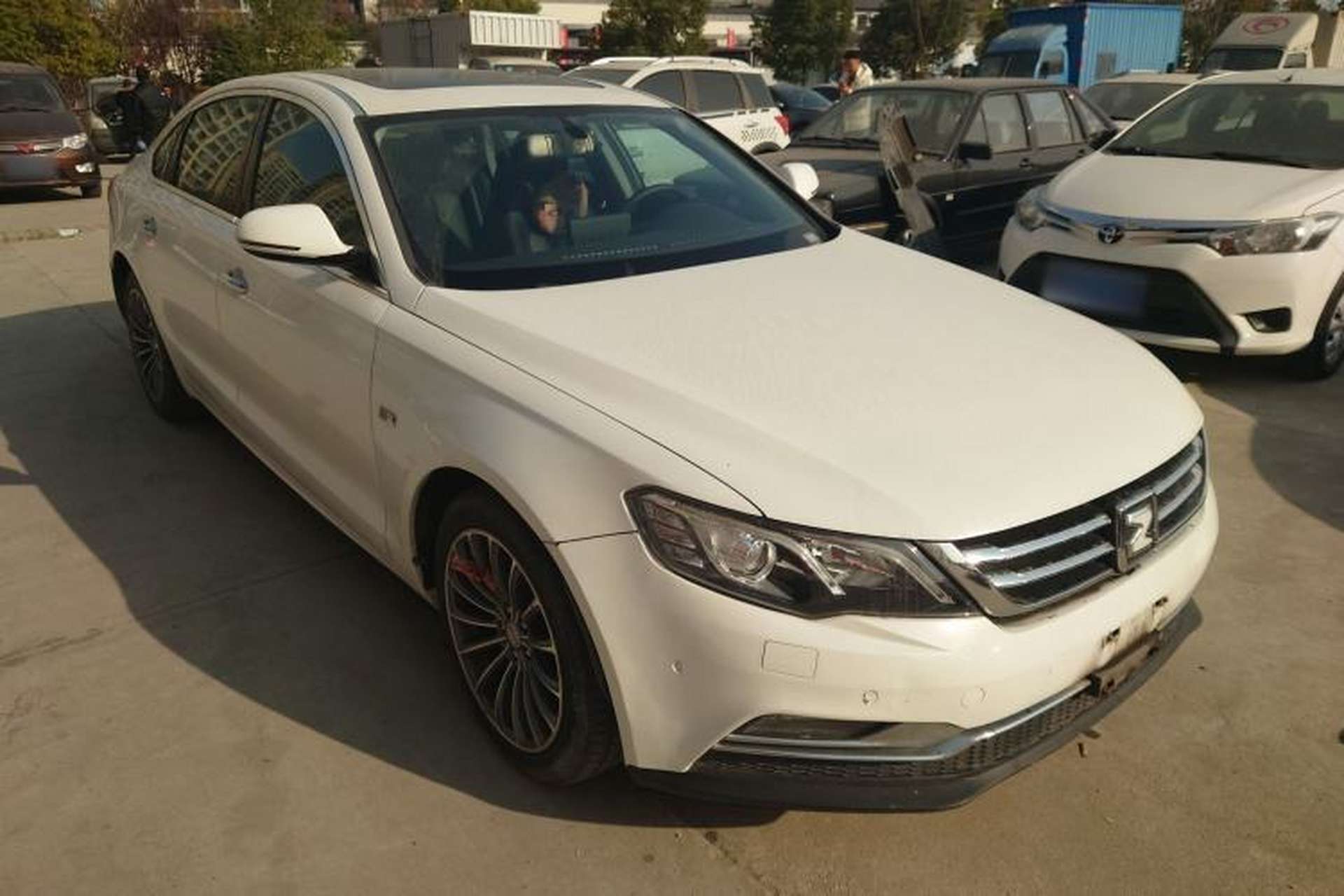 Used Zotye Z700 2016 1.8T DCT Elegant Version Front Right 45 Deg