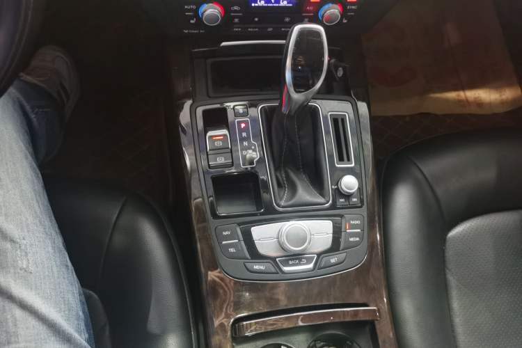 Used Zotye Z700 2016 1.8T DCT Prestige Edition Gear Lever