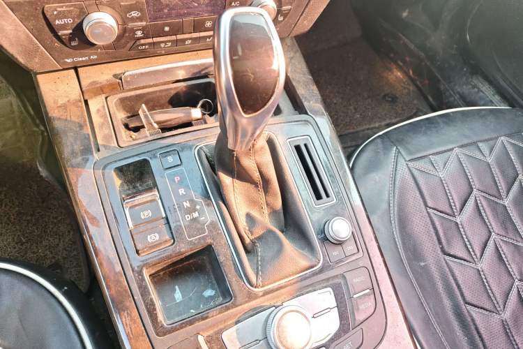 Used Zotye Z700 2016 1.8T DCT Prestige Edition Gear Lever