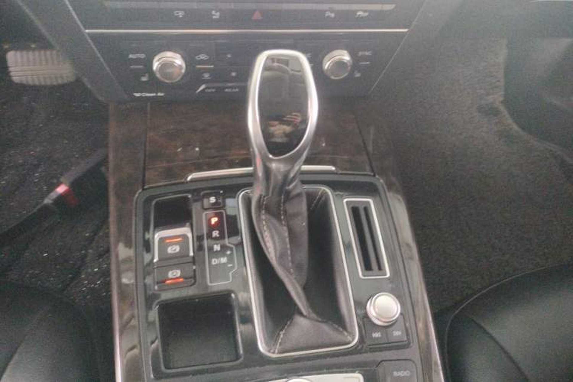 Used Zotye Z700 2016 1.8T DCT Prestige Edition Gear Lever