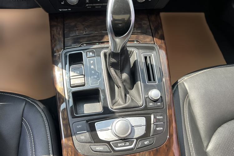 Used Zotye Z700 2016 1.8T DCT Prestige Edition Gear Lever