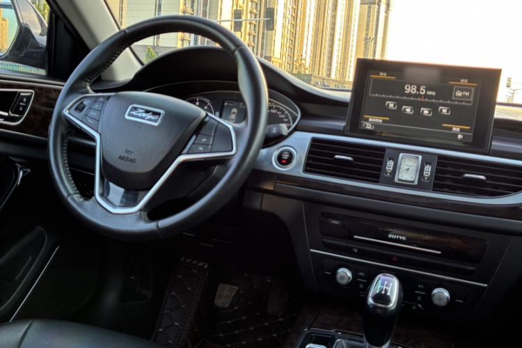 Used Zotye Z700 2016 1.8T Manual Luxury Model Gear Lever