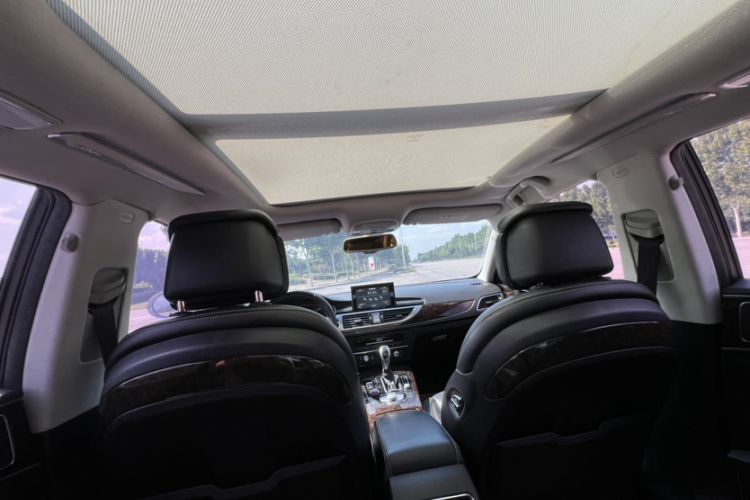 Used Zotye Z700 2016 1.8T DCT Prestige Edition Headliner
