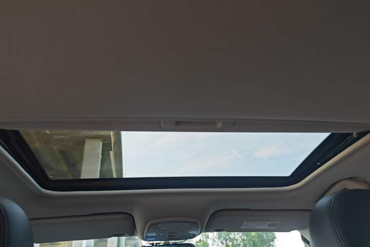 Used Zotye Z700 2016 1.8T DCT Luxury Model Headliner