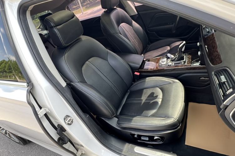 Used Zotye Z700 2016 1.8T DCT Prestige Edition Interior 1