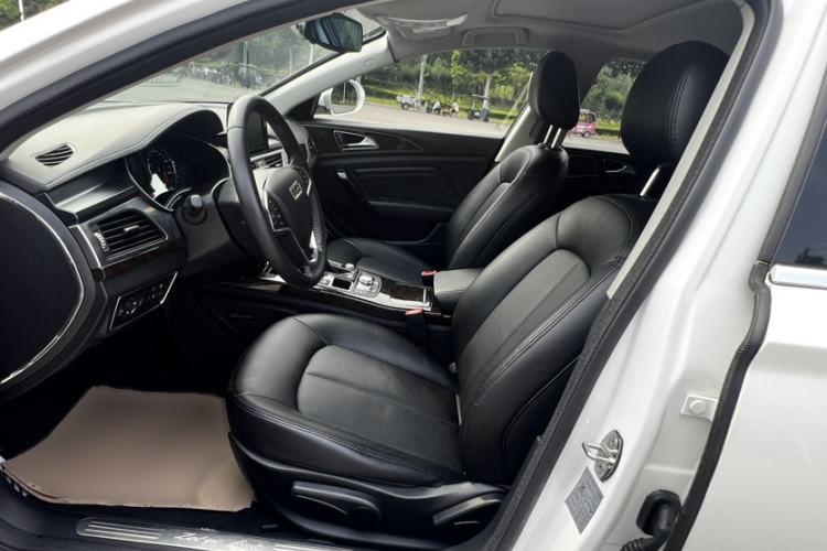 Used Zotye Z700 2016 1.8T DCT Luxury Model Interior 10