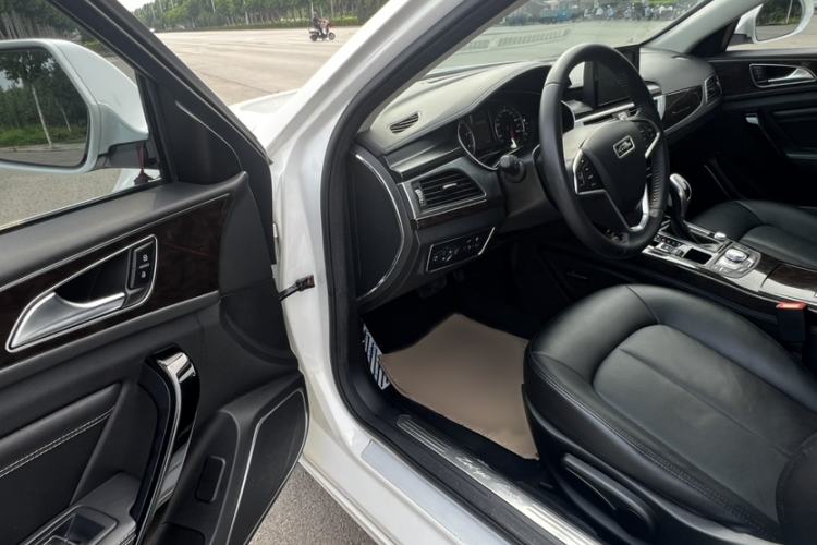Used Zotye Z700 2016 1.8T DCT Luxury Model Interior 11