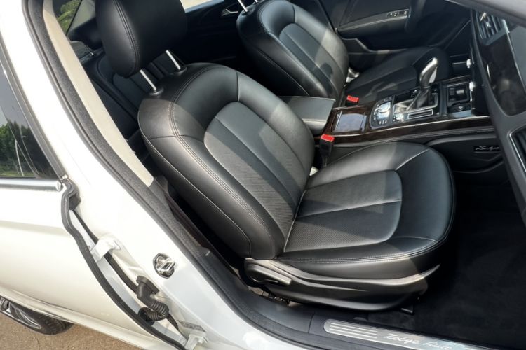 Used Zotye Z700 2016 1.8T DCT Luxury Model Interior 2