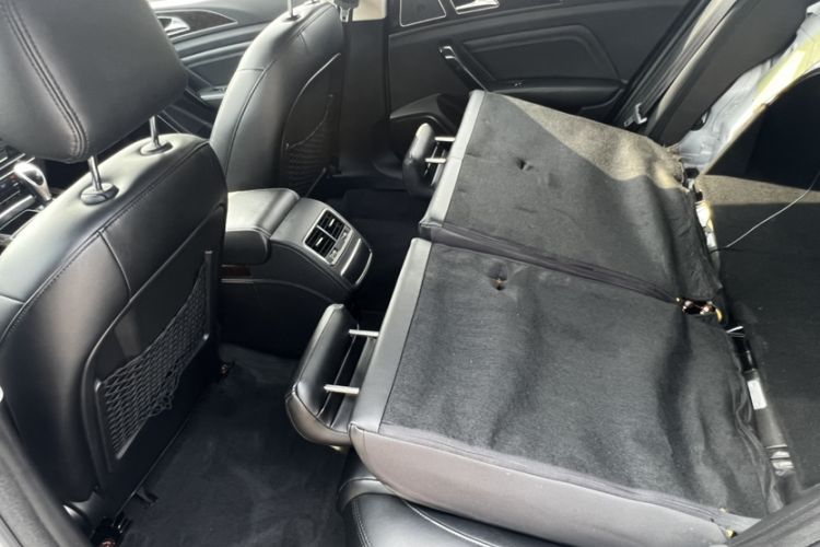 Used Zotye Z700 2016 1.8T DCT Luxury Model Interior 4