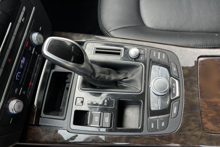 Used Zotye Z700 2016 1.8T DCT Luxury Model Interior 8