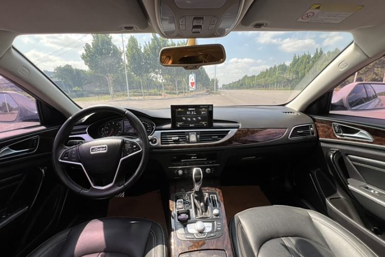 Used Zotye Z700 2016 1.8T DCT Prestige Edition Interior 9