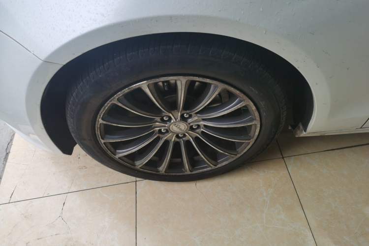 Used Zotye Z700 2016 1.8T DCT Prestige Edition Left Front Wheel Hub