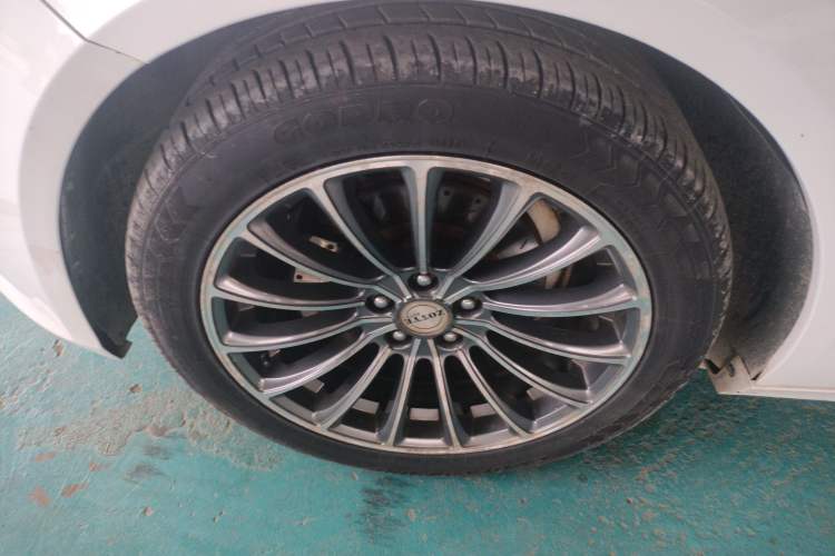 Used Zotye Z700 2016 1.8T DCT Prestige Edition Left Front Wheel Hub