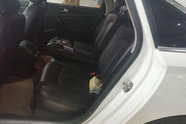 Used Zotye Z700 2016 1.8T DCT Prestige Edition Left Rear Seat